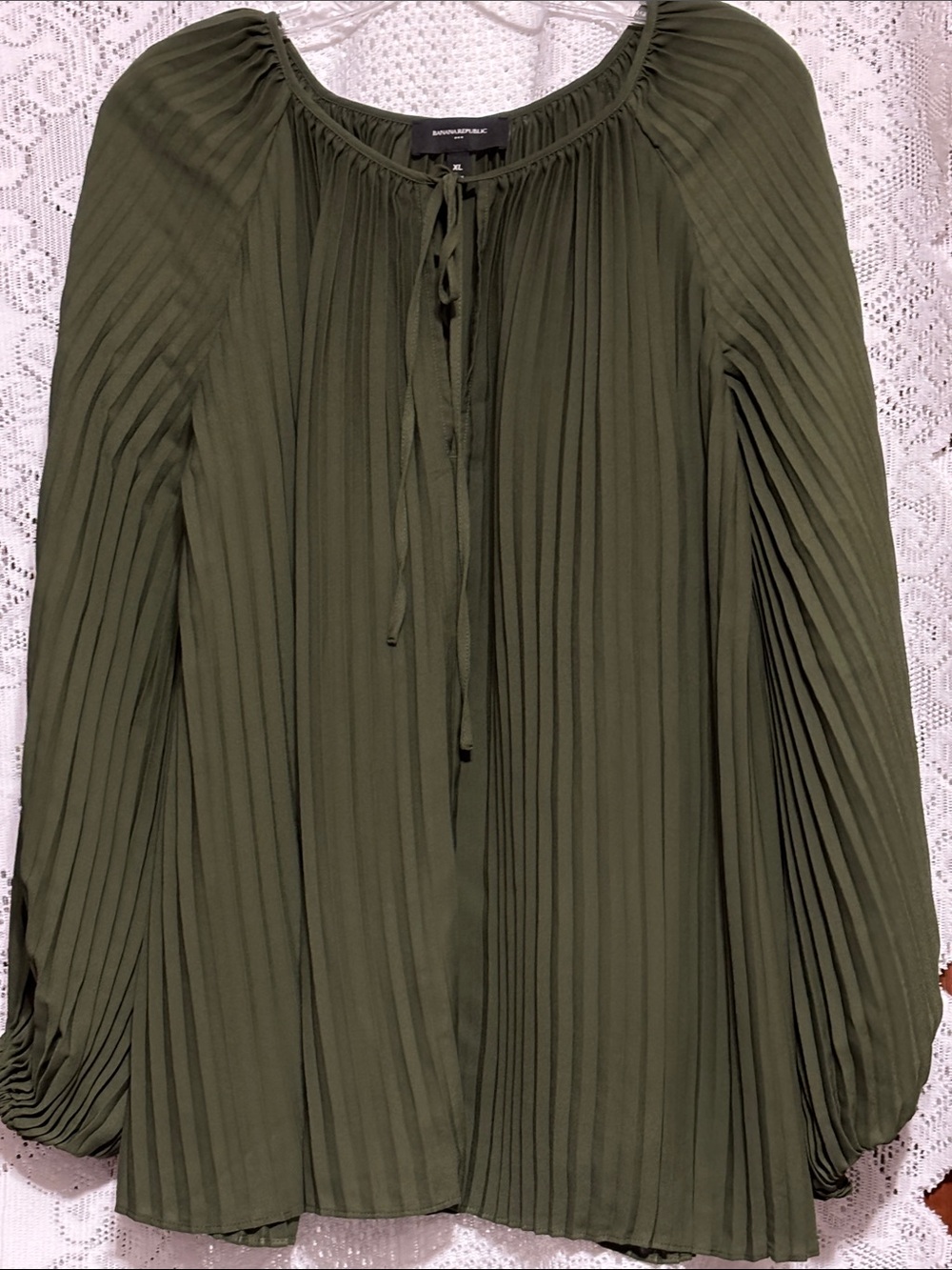 Banana Republic Olive Green Pleated Tie-Front Blouse size XL